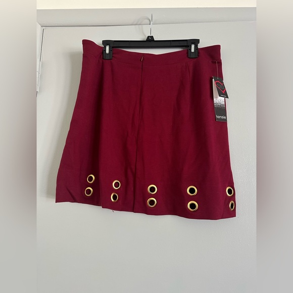 NWT Kenzie wine grommet skirt with side zipper. SIZE XL - Picture 10 of 14